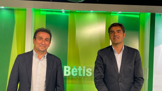 José Miguel López Catalán, junto a Ángel Haro, en la entrevista ayer en Betis TV.