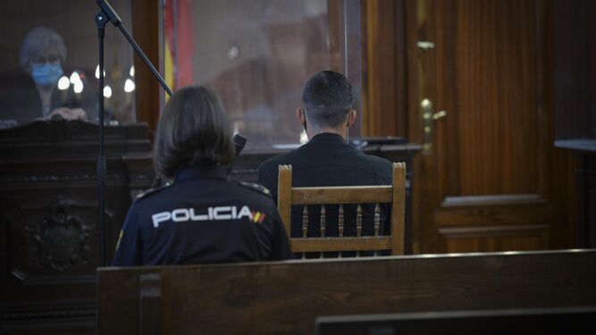 El acusado de matar a una mujer en San Juan de Aznalfarache ante el tribunal