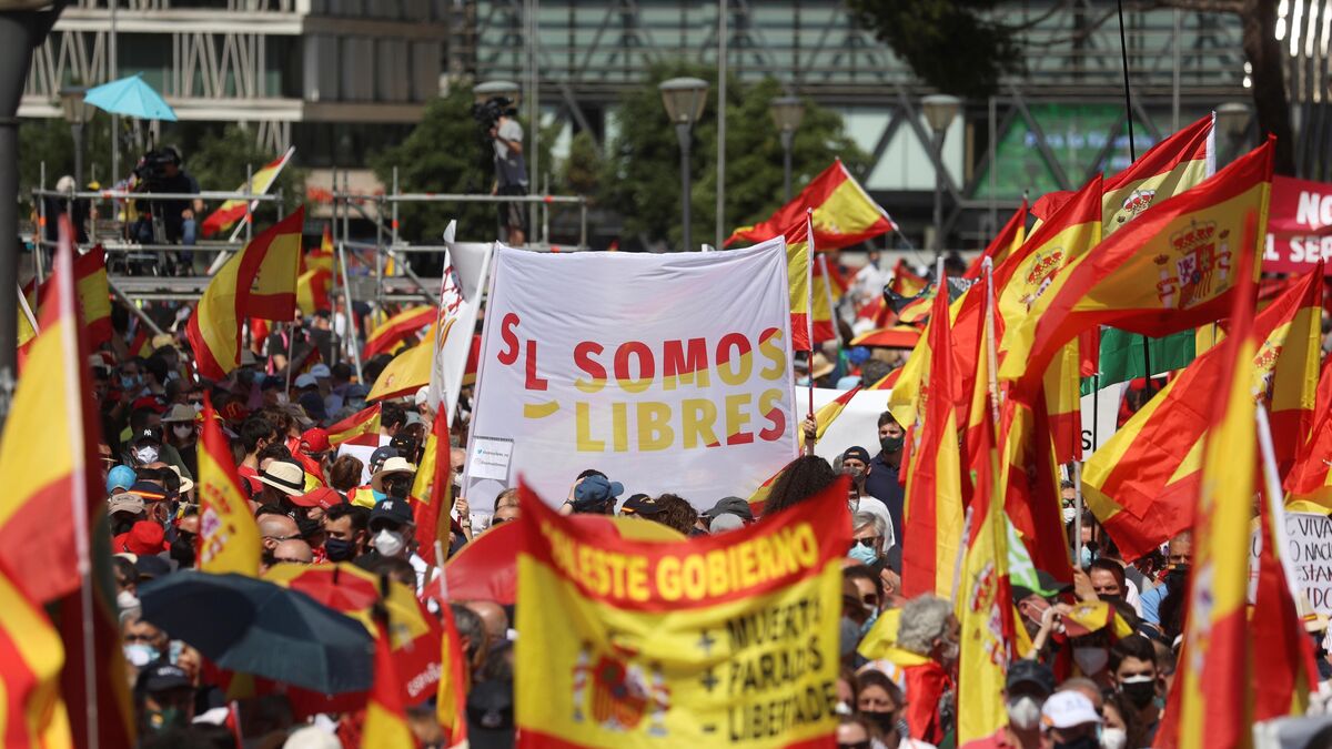 Una multitud llena la Plaza de Colón de Madrid contra los indultos a los líderes del 'procés'