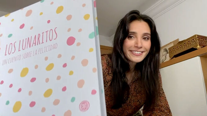 María Rivero, autora de 'Los lunaritos, un cuento sobre la felicidad'.