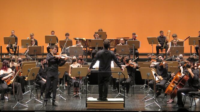 La Orquesta Sinfónica Conjunta en el Maestranza.