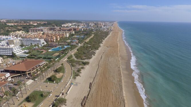 La nueva guía incluye información de interés sobre las 503 playas andaluzas