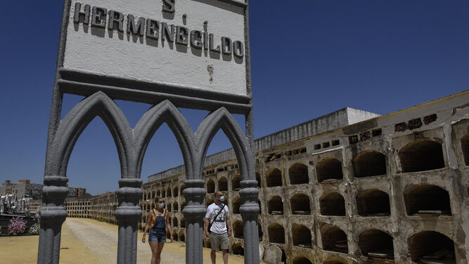 El grupo de nichos “San Hermenegildo”, uno de los más antiguos del cementerio de San Fernando, que será demolido este año.