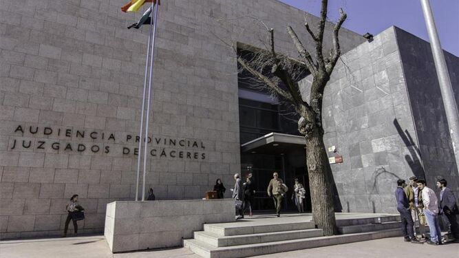 Un  juzgado de Cáceres concede la gran invalidez a un trabajador que padece ELA
