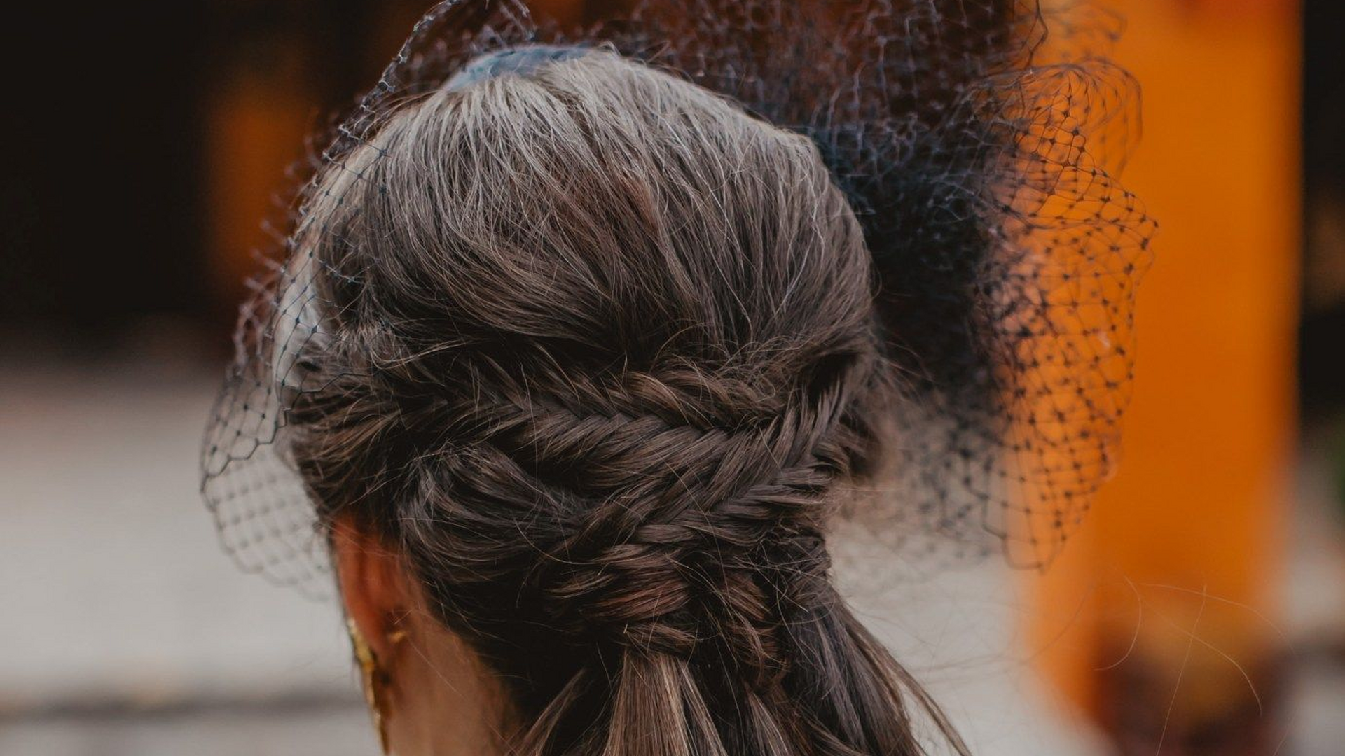 Los peinados de invitada para una boda de verano m&aacute;s inspiradores y estilosos