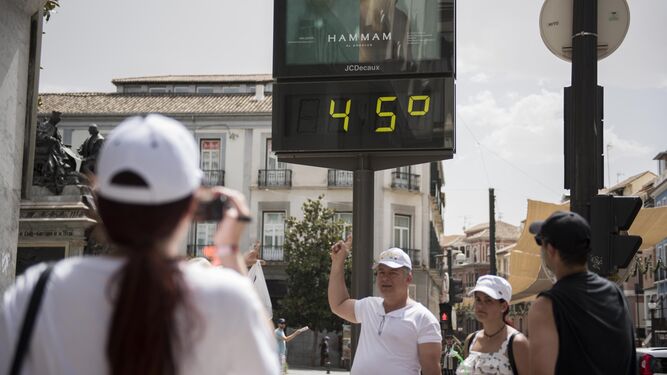 Las temperaturas subirán este fin de semana por encima de los 45º en buena parte de España