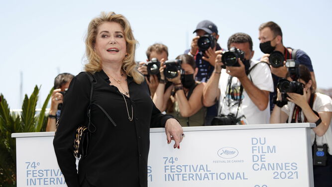 Caterine Deneuve en el photocall de Cannes