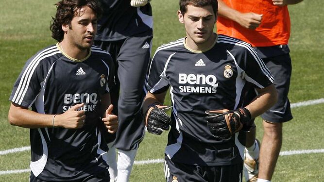 Casillas y Raúl  en un entrenamiento del Real Madrid