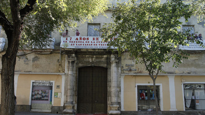 La fachada del Palacio del Pumarejo.