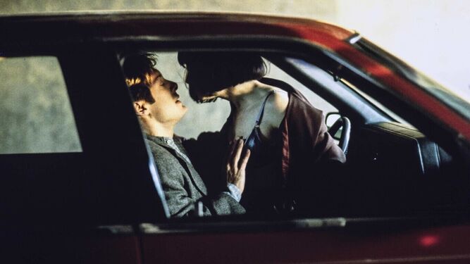 James Spader y Holly Hunter, en una escena de ‘Crash’ (1996).