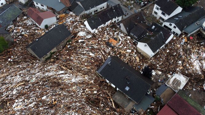 Vista aérea de la localidad alemana de Schuld destrozada tras las torrenciales tormentas.