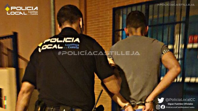 El joven arrestado por la Policía Local de Castilleja.