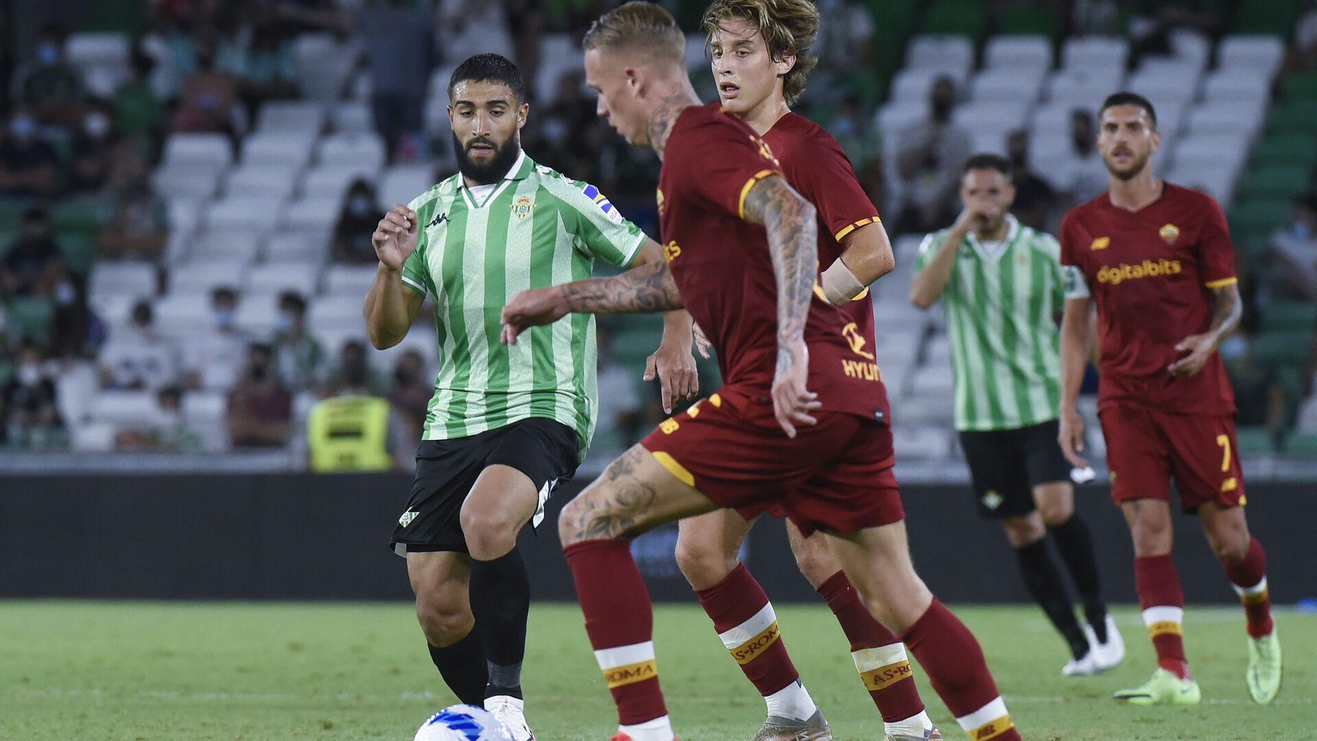 Real Betis-Roma: los aficionados regresan al Benito Villamar&iacute;n