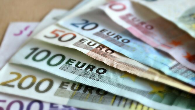 El pago en efectivo reduce su límite hasta los 1.000 euros como máximo