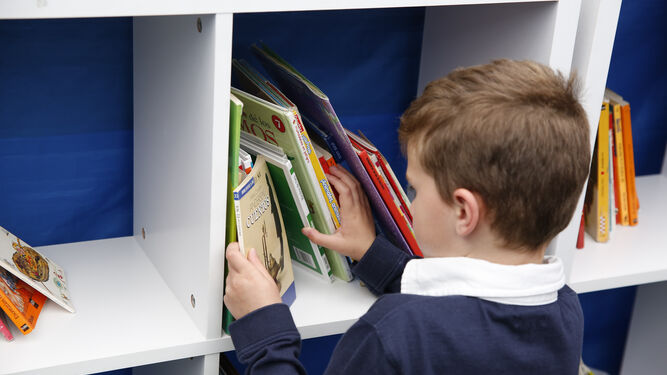 Un método de acercar la lectura a los niños es facilitarle el acceso a los libros