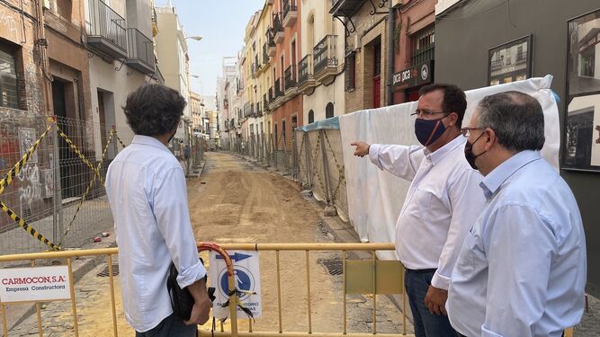 El Ayuntamiento de Sevilla inicia las obras de reurbanización de la calle Correduría.