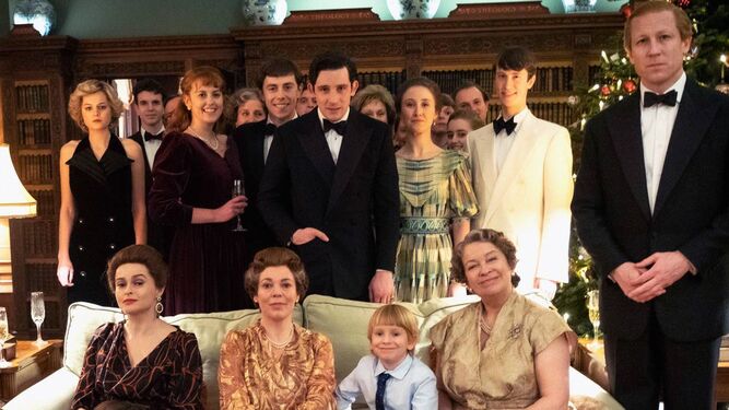 La familia real británica, al completo, en la cuarta temporada de la serie.