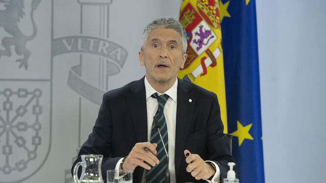 El ministro del Interior, Fernando Grande-Marlaska, en una rueda de prensa en Moncloa.