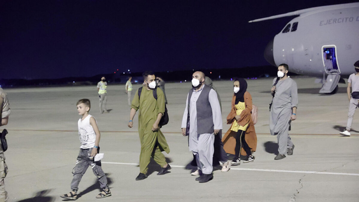 Aterriza el primer avión español con evacuados de Afganistán