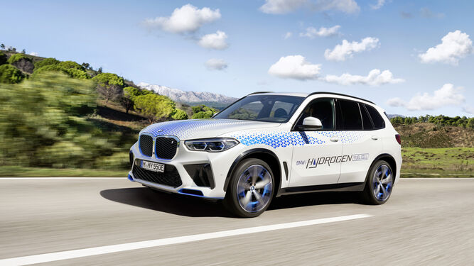 BMW prepara para la producción en serie a su X5 de hidrógeno