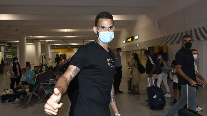 Willian José, a su llegada ayer al aeropuerto San Pablo.