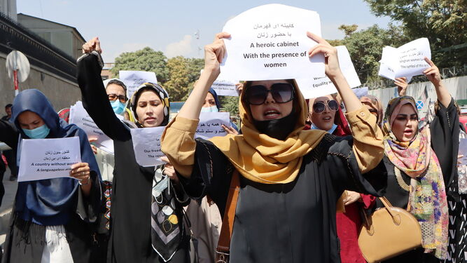 Las afganas protestan para reclamar a los talibanes sus derechos