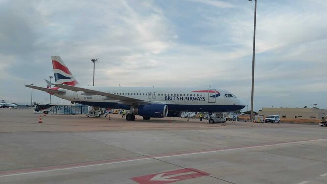 El avión de British Airways, en el aeropuerto de San Pablo.