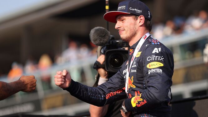 Verstappen celebra su 'pole' en Monza.