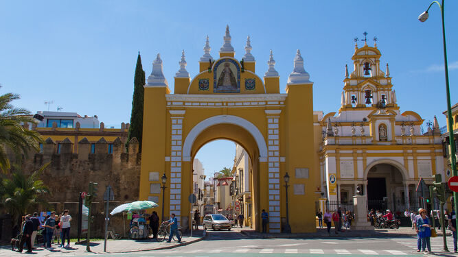 La Basílica y el Arco de la Macarena.