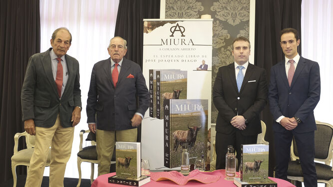 Antonio Miura, Eduardo Miura, José Joaquín Diago y David Zamora en la presentación del libro.