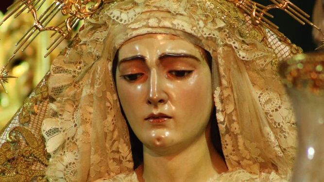 El bellísimo rostro de la Virgen de las Angustias.