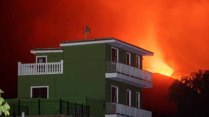 Imágenes del volcán durante la madrugada