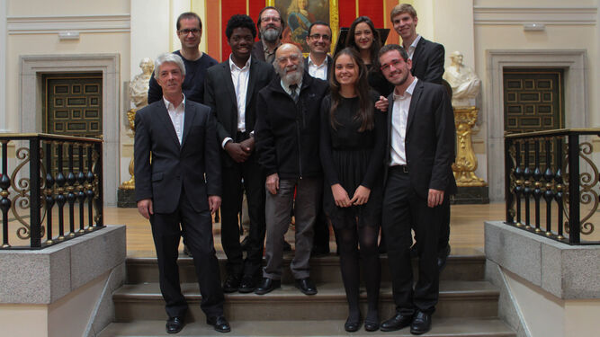 Luis de Pablo con los miembros del Proyecto Piano Joven en 2015