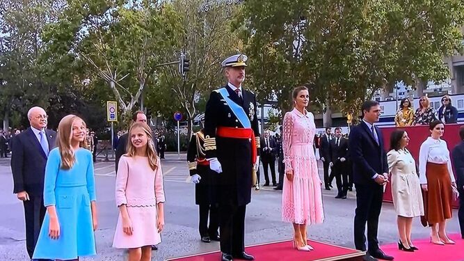 Los Reyes y sus hijas, el 12 de octubre de 2019, en la parada militar del día de la Fiesta Nacional.