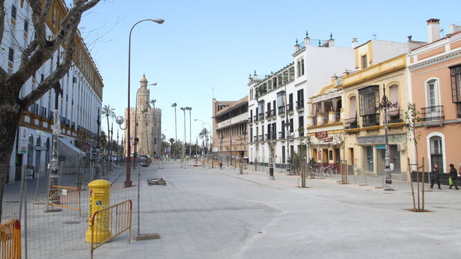 Últimos retoques en 2015 a la calle Almirante Lobo.
