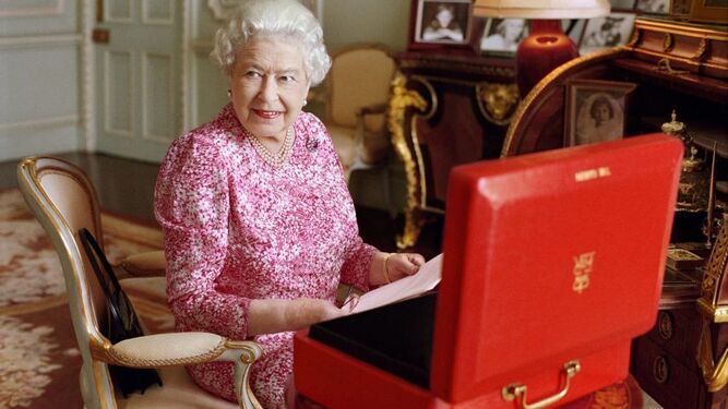 Isabel II, despachando asuntos en Windsor en una imagen de archivo.