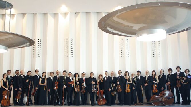 Los integrantes de la Orquesta Barroca de Sevilla, formación que celebró su 25 aniversario el año pasado.