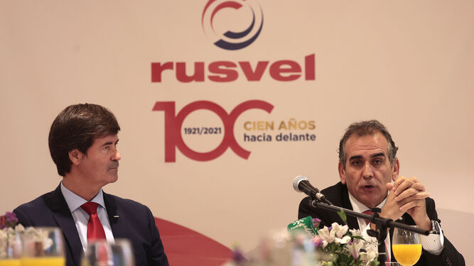 Miguel Rus, a la izquierda, y José Luis del Río, en el acto de presentación del centenario de Rusvel.