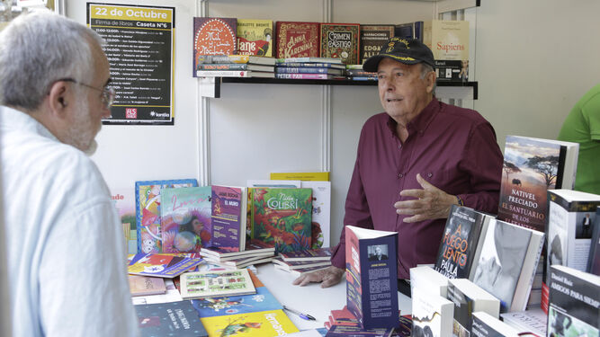 Jaime Rocha se encontró con sus lectores en la Feria del Libro de Sevilla.