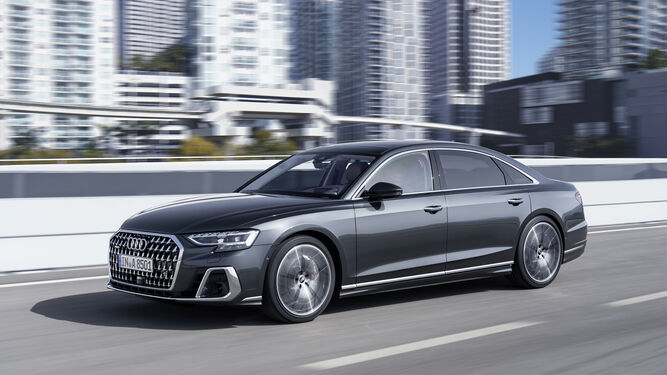 Audi pone al día al A8, un buque insignia con un nuevo diseño y más tecnología