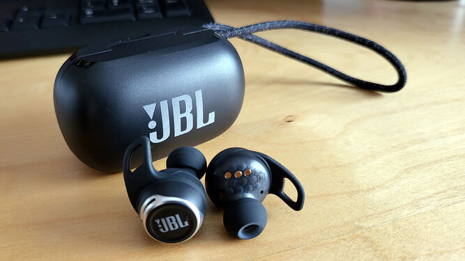 Análisis: JBL Reflect Flow Pro, unos auriculares todoterreno