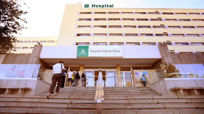 Acceso al Hospital Infanta Elena de Huelva.