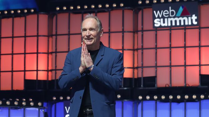 Tim Berners-Lee, creador de la World Wide Web, en la Web Summit de Lisboa