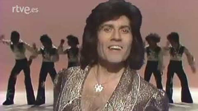 Georgie Dann, durante su actuación en el especial de Nochevieja de 1975 de TVE.