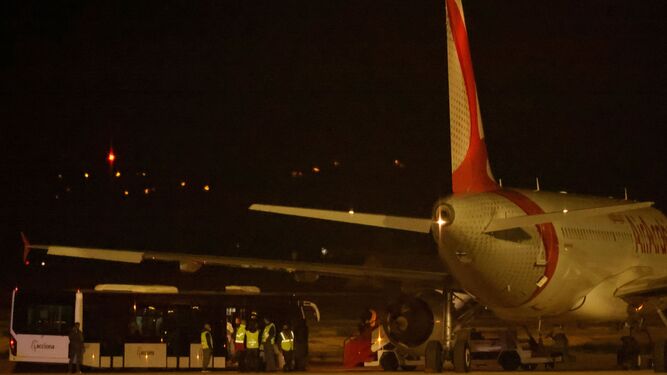 La guardia civil cerró el aeropuerto de Palma a causa del incidente.