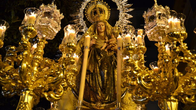 Virgen del Amparo en su procesión de 2012