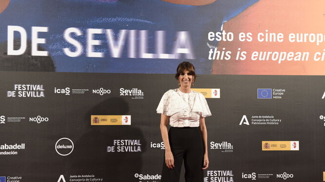 Elia Galera con un look de la diseñadora Carmen Acedo en el Festival de Cine Europeo.