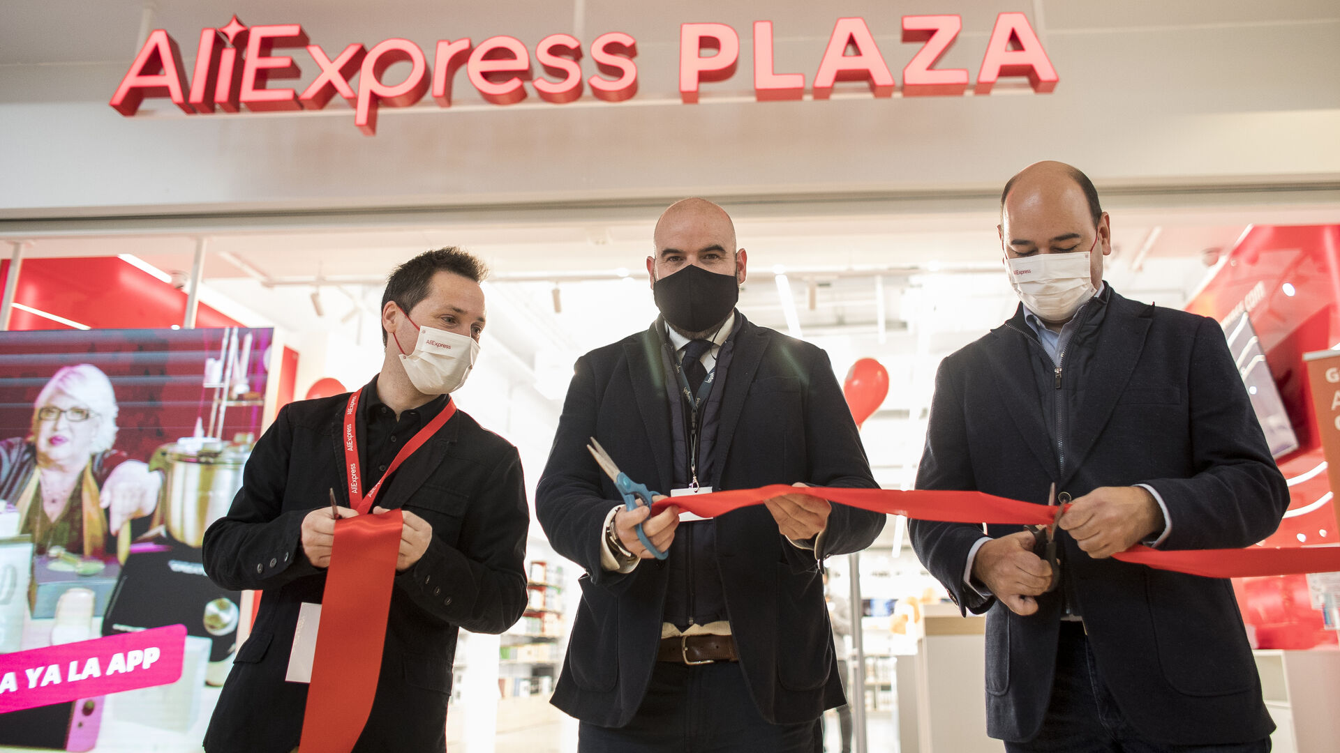 As&iacute; ha sido la apertura de AliExpress Plaza en el Centro Comercial Lagoh de Sevilla