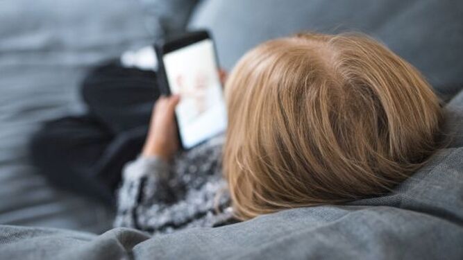 Menores en la red: con móvil desde los 11 y 1 de cada 3 enganchado a internet
