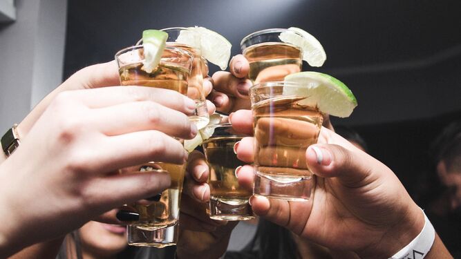 Toda cantidad de consumo de alcohol entraña riesgos para la salud.